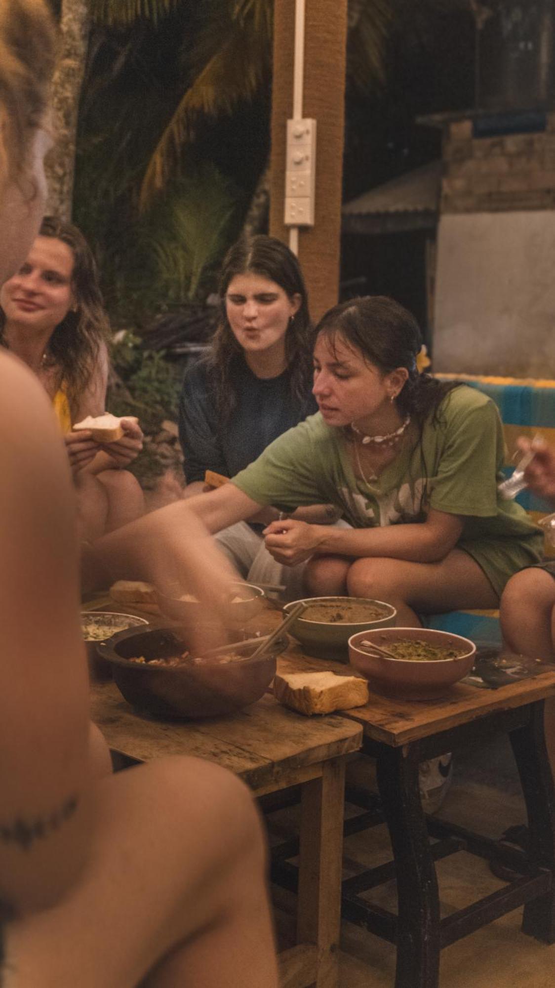 אונה ואטונה Hostel Singha Lounge מראה חיצוני תמונה